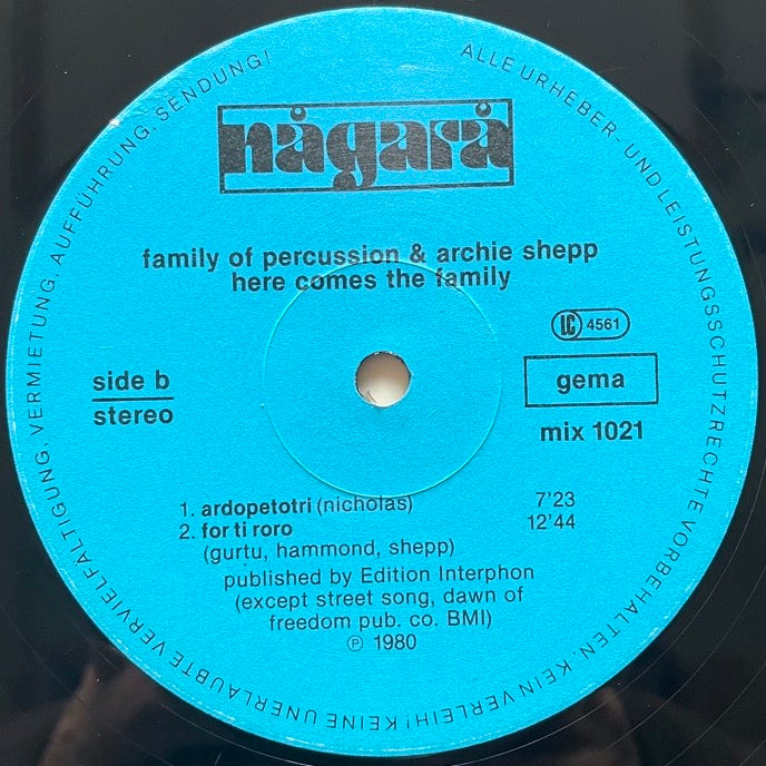FAMILY OF PERCUSSION & ARCHIE SHEPP / HERE COMES THE FAMILY - German Nagara Original